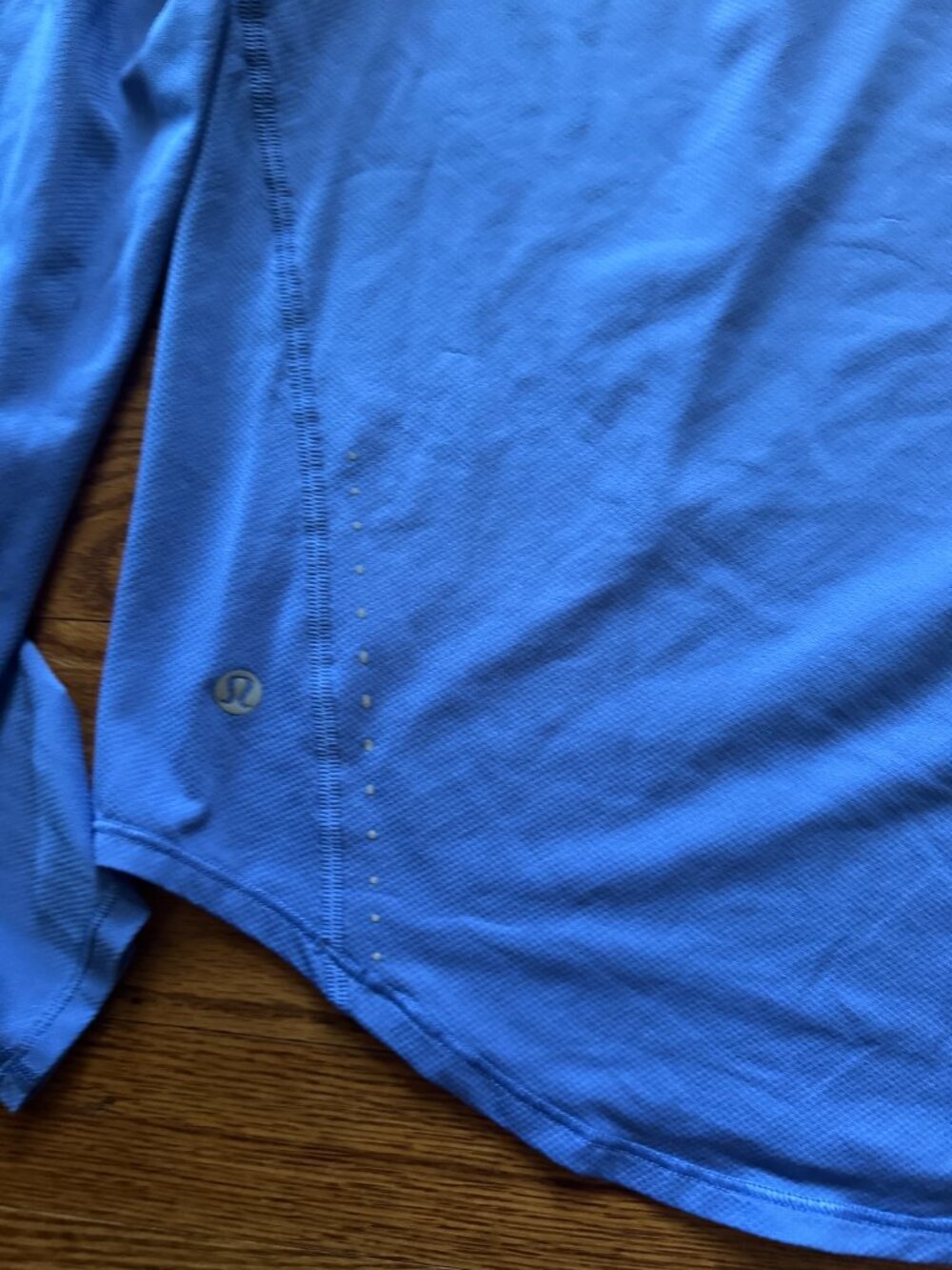 Lululemon High-Neck Running and Training Long-Sleeve Shirt, Size 6 - Picture 4 of 5